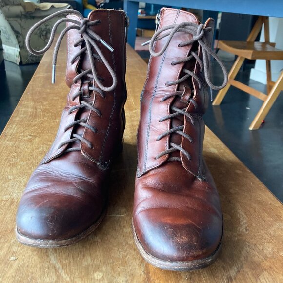 Frye Melissa Lace Up Brown Leather Short Ankle Boots - Picture 2 of 7
